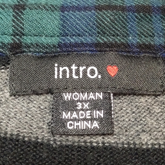 Intro. Sweater Women's Black/Green Plaid Hem Sweater Size 3X - Picture 7 of 8